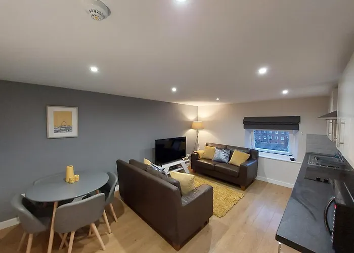 Abbey View Apartment *