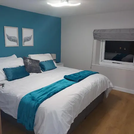 Abbey View Apartment *